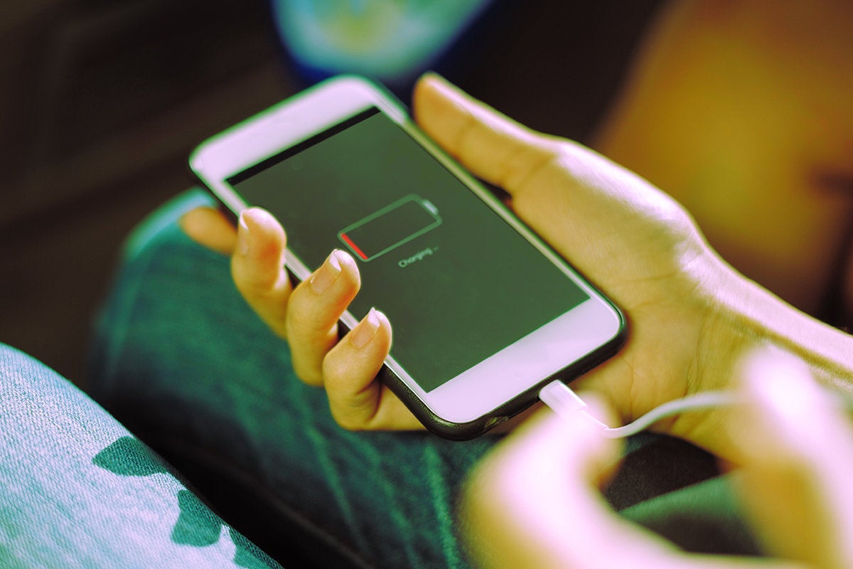 Tips Aman Isi Daya Baterai Smartphone Agar Tak Cepat Rusak