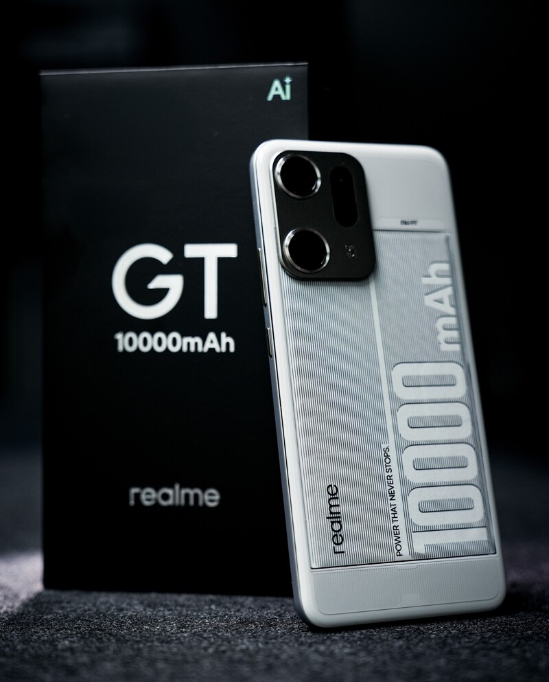 Realme Pamer Ponsel Misterius Bermuatan Baterai 10000mAh